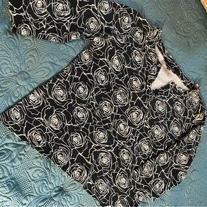 Jones New York Black and White Top